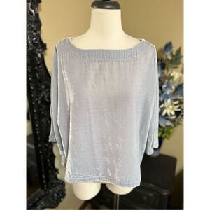 Cupcakes & Cashmere NWT Short Sleeve Crush Velvet Box Shirt Size XS